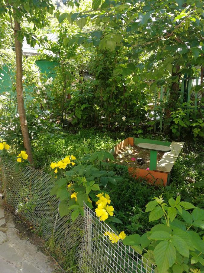 Guest House Shvelidze Borjomi Eksteriør billede